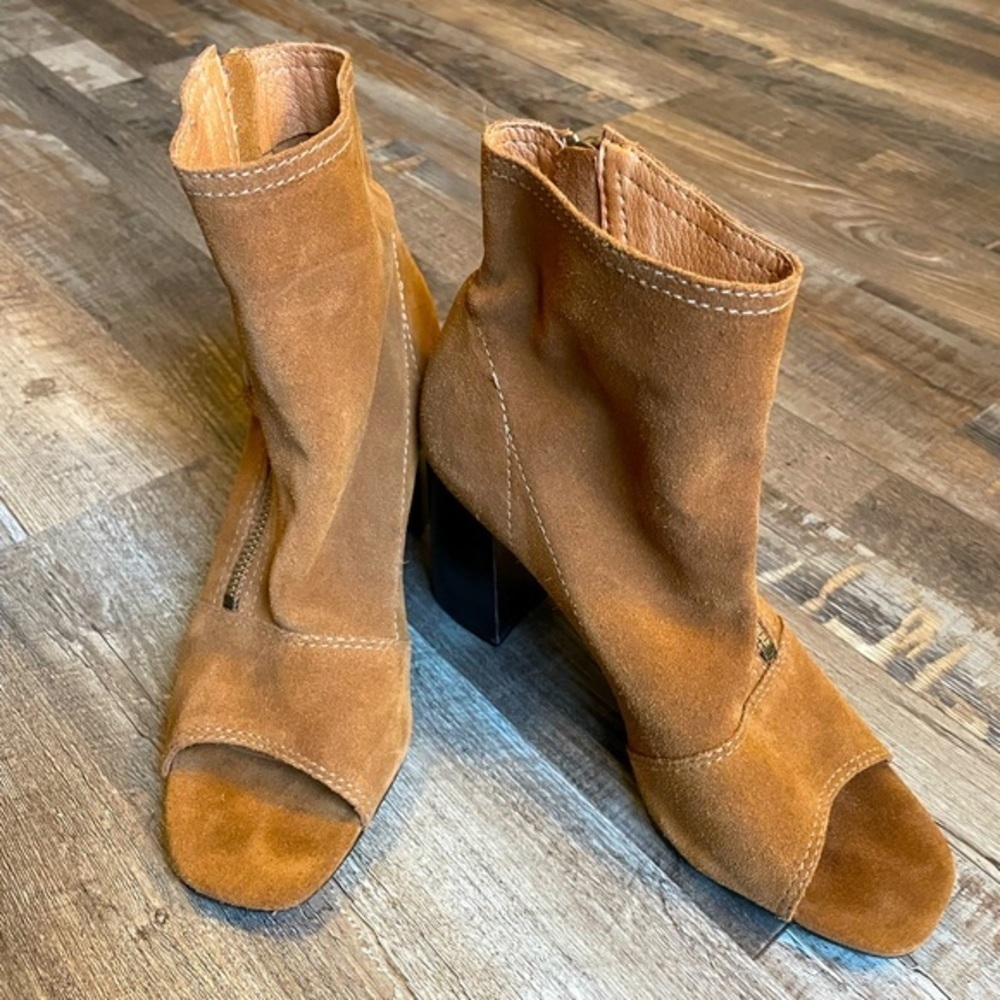 Matisse Lyon Tobacco Suede Open Toe Bootie, Size 7.5 - Picture 7 of 12